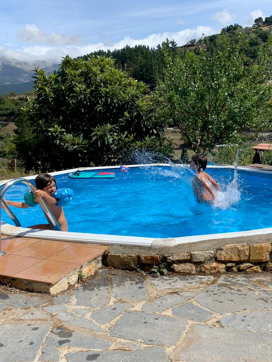 Zwembad La finca Roja